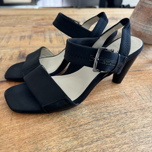 Taryn Rose Black Sandals - Picture 9 of 17